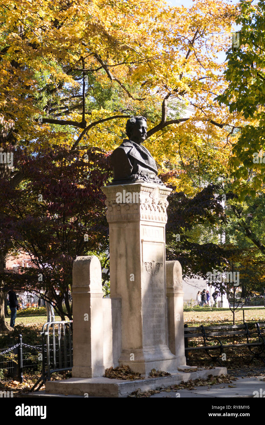 Alexander Lyman Holley Monumento di Washington Square Park, New York Foto Stock