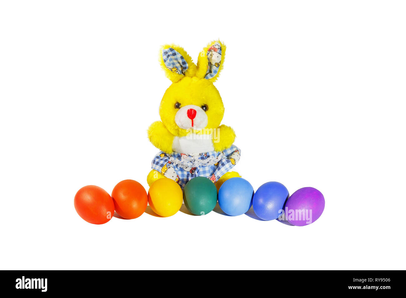Coniglietto di Pasqua e uova dipinte su sfondo bianco Foto Stock