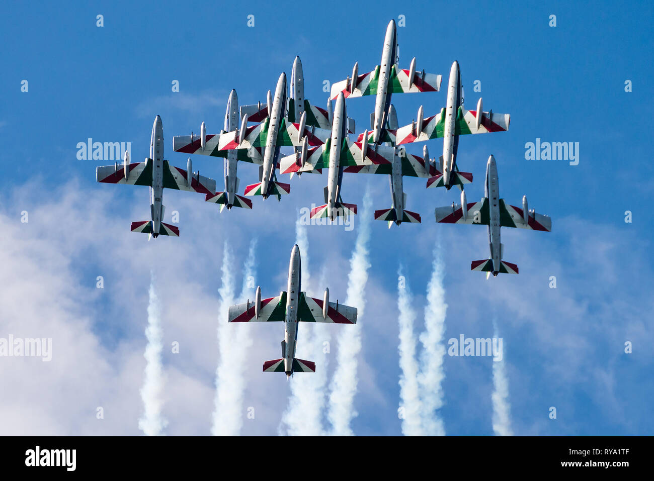 Le Frecce Tricolori è la dimostrazione aerobatic team italiano della aeronautica militare, la forza aerea italiana. Foto Stock