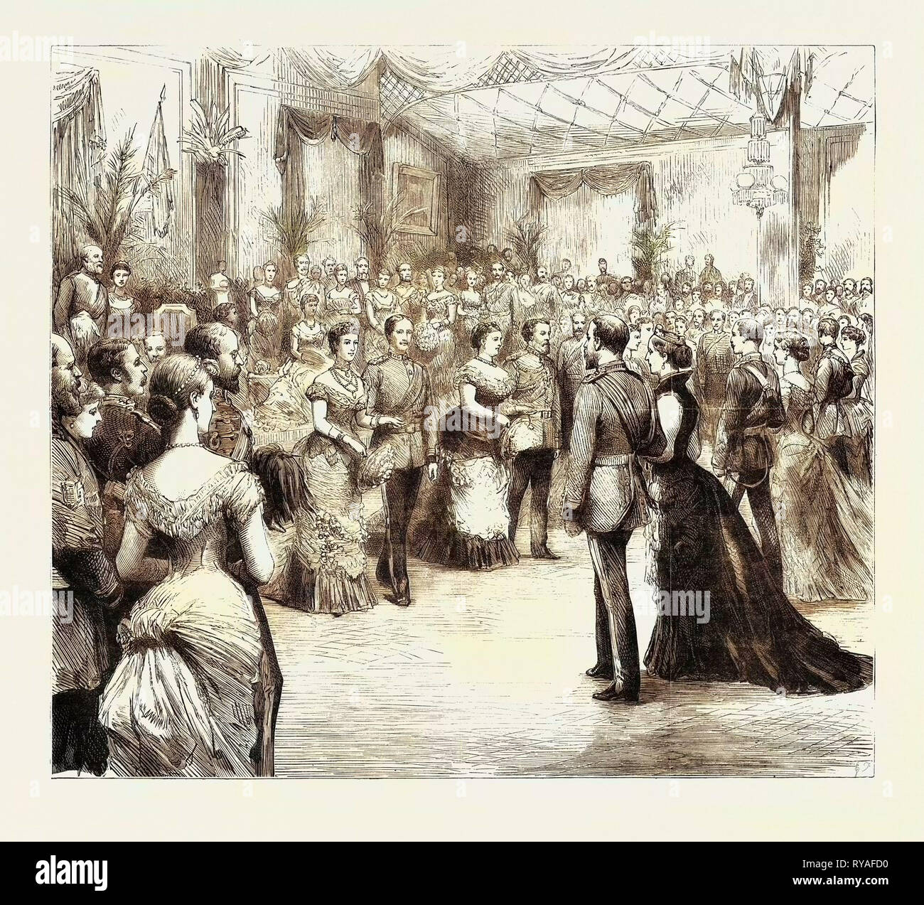 Il principe e la Principessa di Galles alla onorevole Compagnia di Artiglieria della palla: l'apertura quadriglia Foto Stock