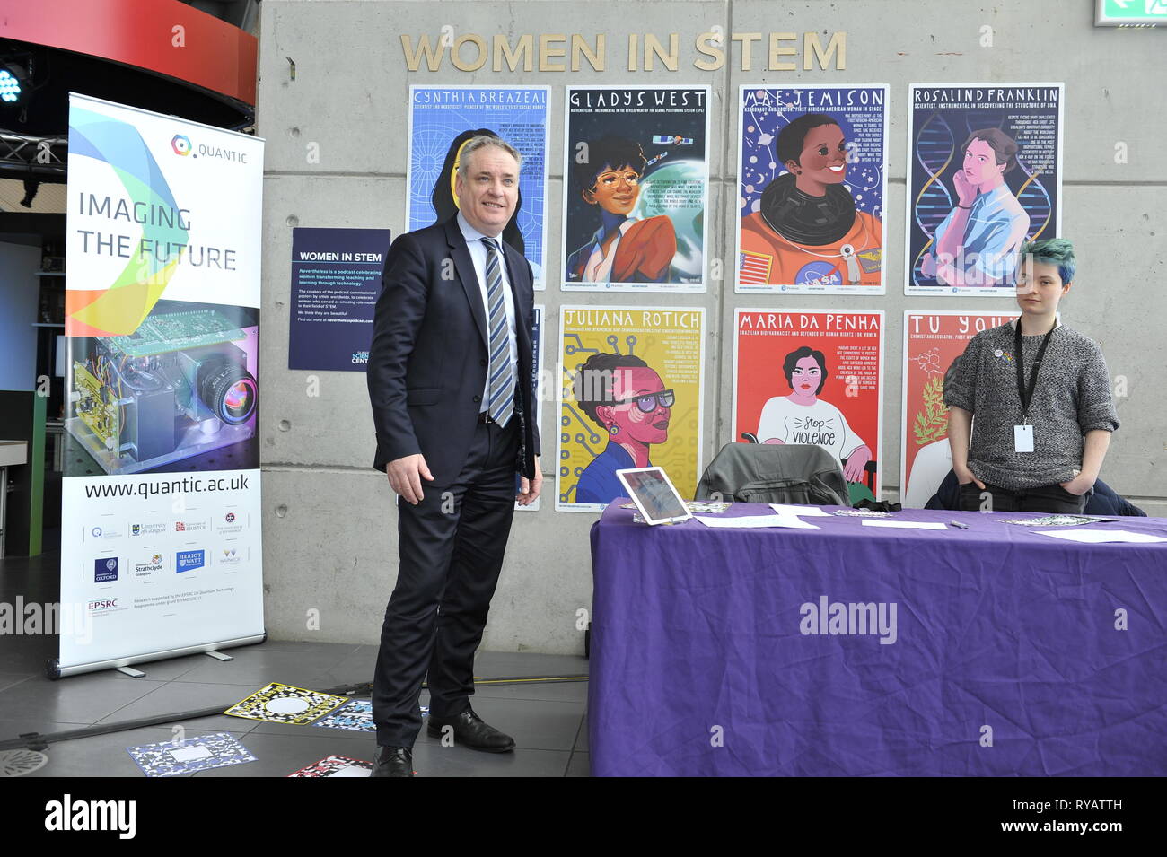 Glasgow, Regno Unito. Il 13 marzo 2019. Signor Lochhead visto internamente il Glasgow Science Centre a Imaging del futuro - Le donne nel gambo stand fieristico. Finanziamenti per la Scozia quattro centri scientifici saranno annunciati durante la scienza britannica settimana. La Scozia è la sola parte del Regno Unito dove i centri scientifici sono supportati mediante un finanziamento annuale. Credito: Colin Fisher/Alamy Live News Foto Stock