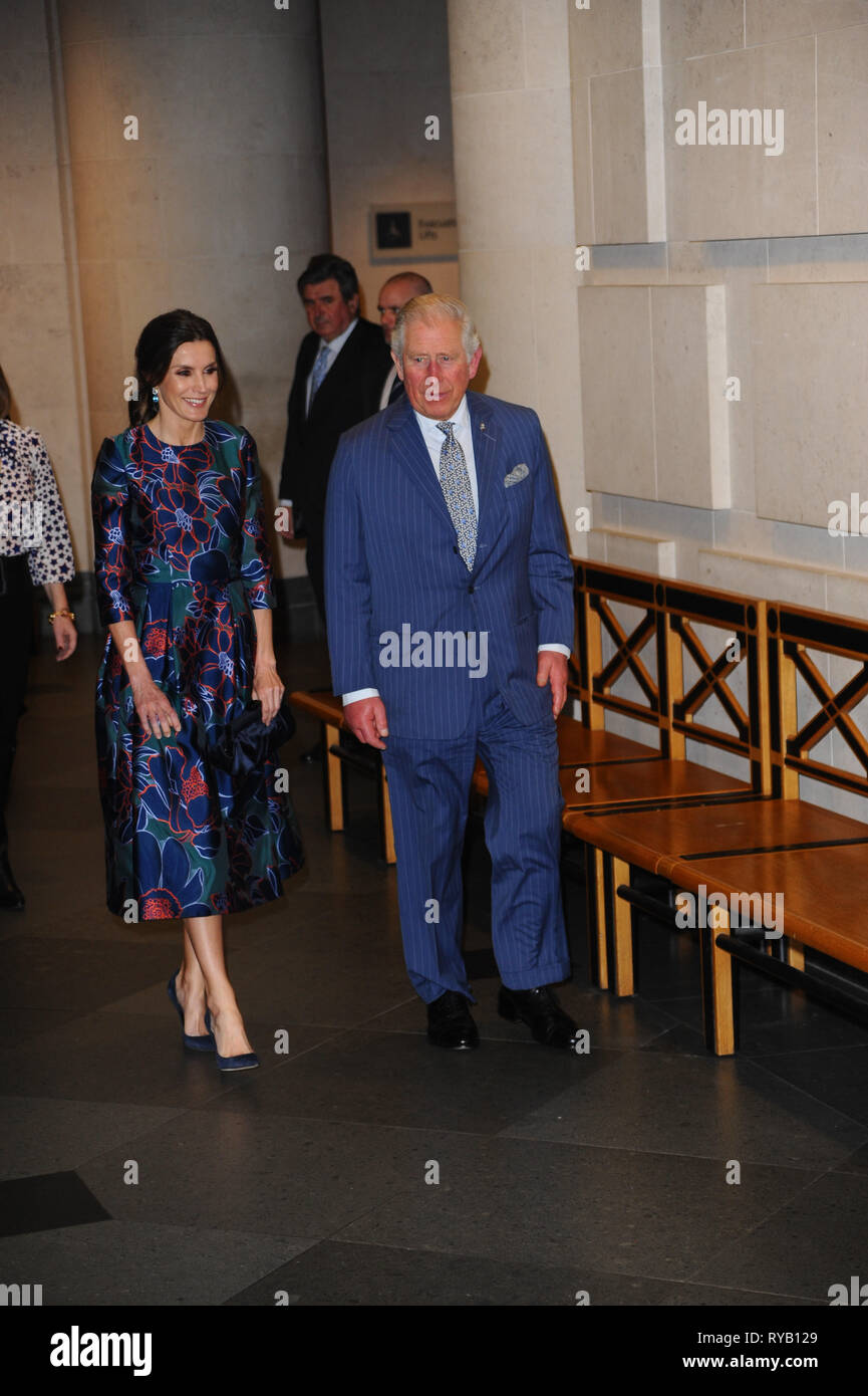 Londra, Regno Unito. 13 Mar, 2019. Sua Maestà la Regina Letizia di Spagna e il Principe Carlo sono visti durante la fase di apertura di Sorolla: Spagnolo Maestro di Luce alla National Gallery di Londra. Credito: Terry Scott/SOPA Immagini/ZUMA filo/Alamy Live News Foto Stock