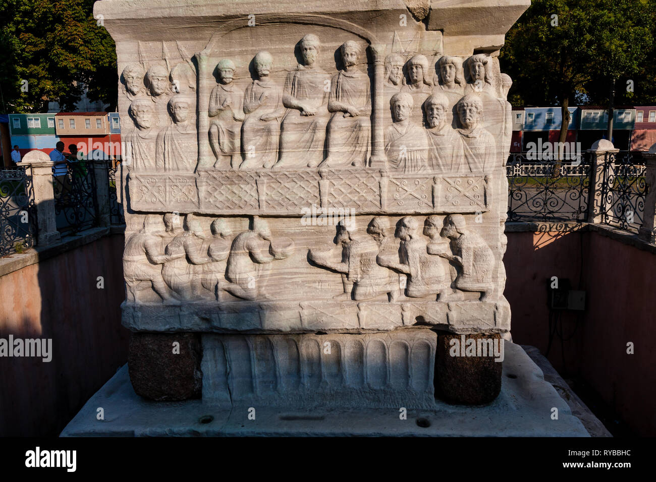 Il piedistallo dell'obelisco di Teodosio, Istanbul Foto Stock