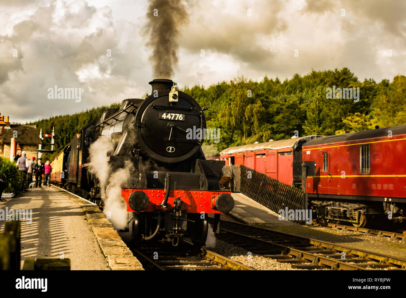 Classe Stanier 5 4-6-0 n. 44776 alla stazione Levisham sulla North Yorkshire Moors Steam Railway Foto Stock