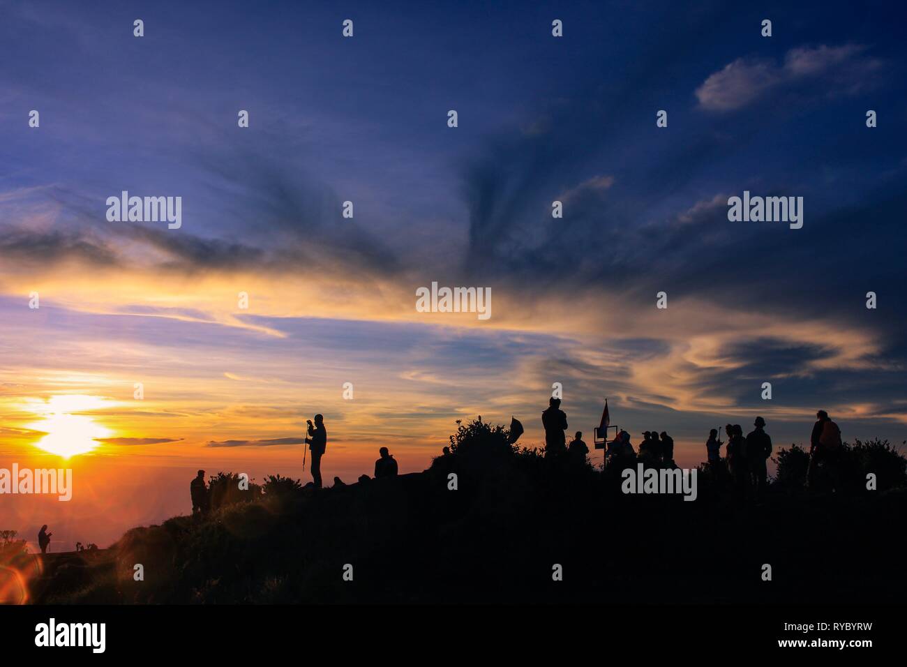 Sun Rise in Mount Merbabu Foto Stock