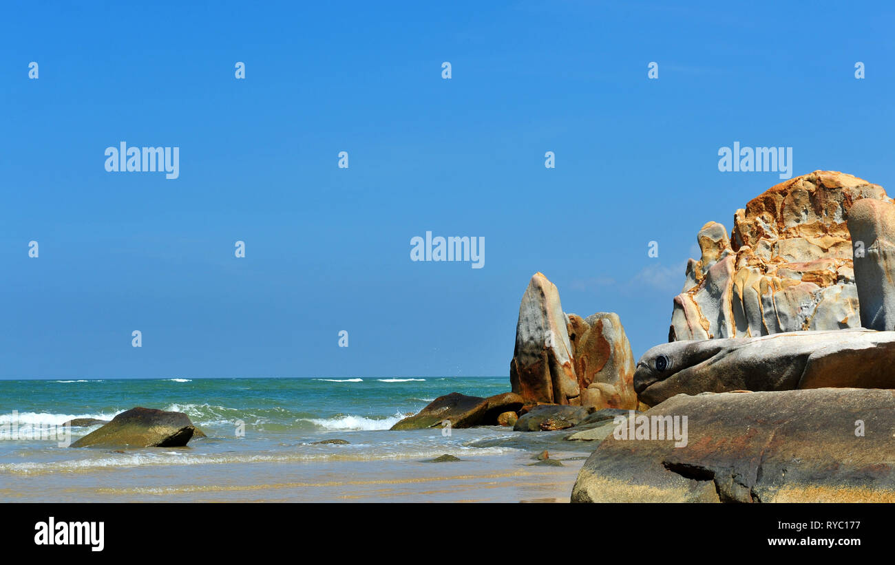 Pietre di sabbia sulla spiaggia. Preso in Quy Nhon, Vietnam. Foto Stock