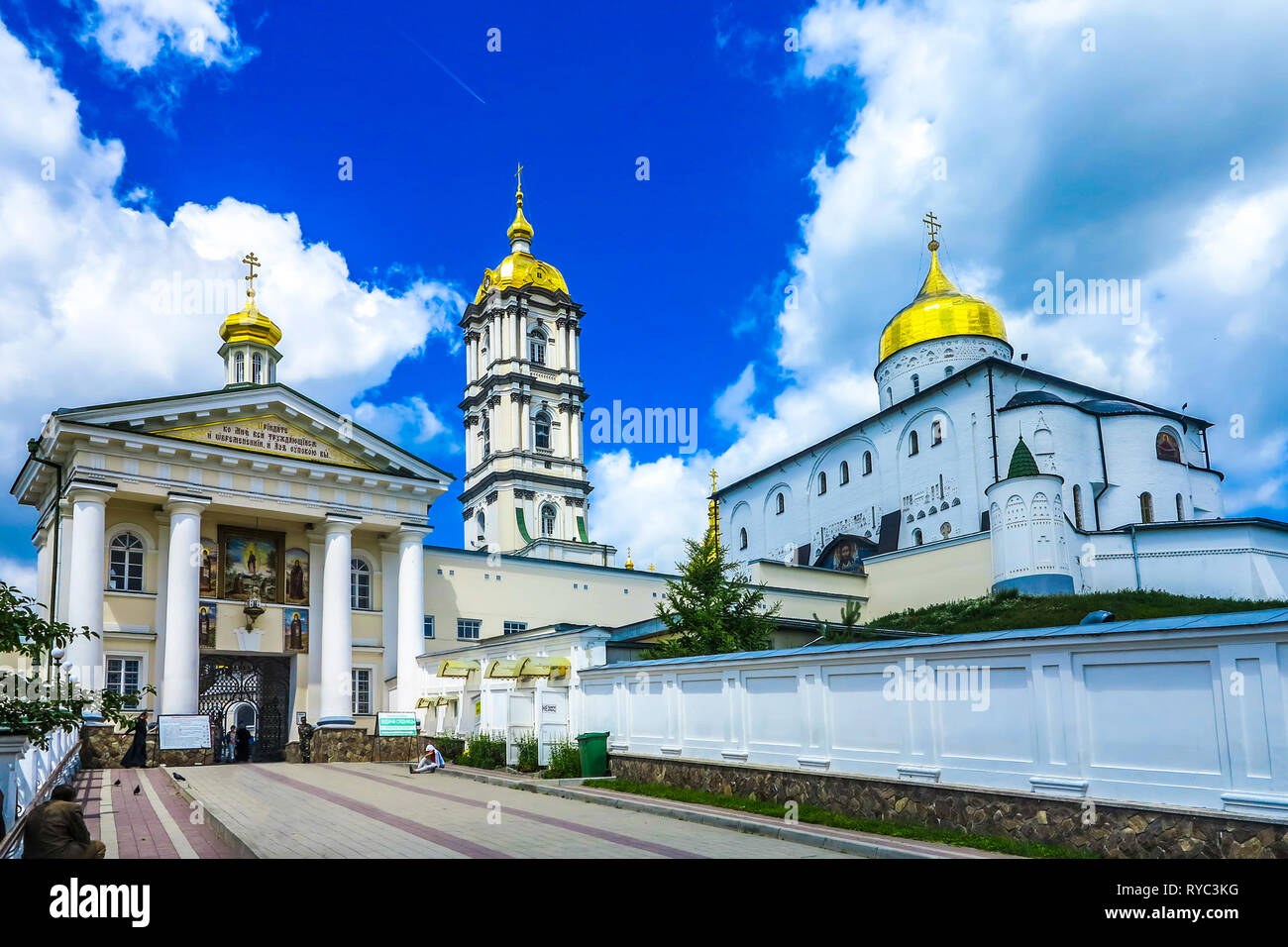 Pochaiv Lavra cristiano ortodosso Monastero Complesso principale ingresso di gate consente di visualizzare Foto Stock