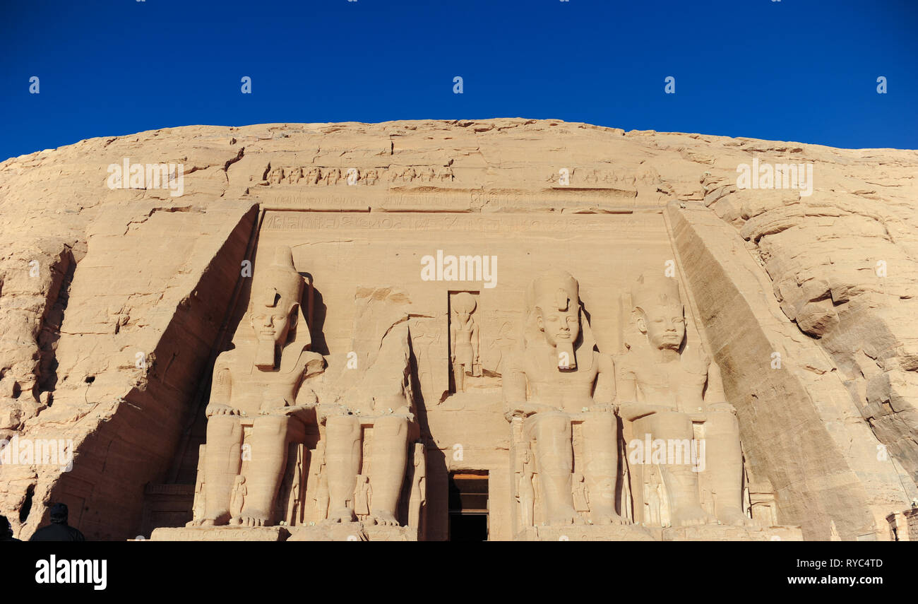 Il Grande Tempio di Ramses II ad Abu Simbel , Egitto Foto Stock