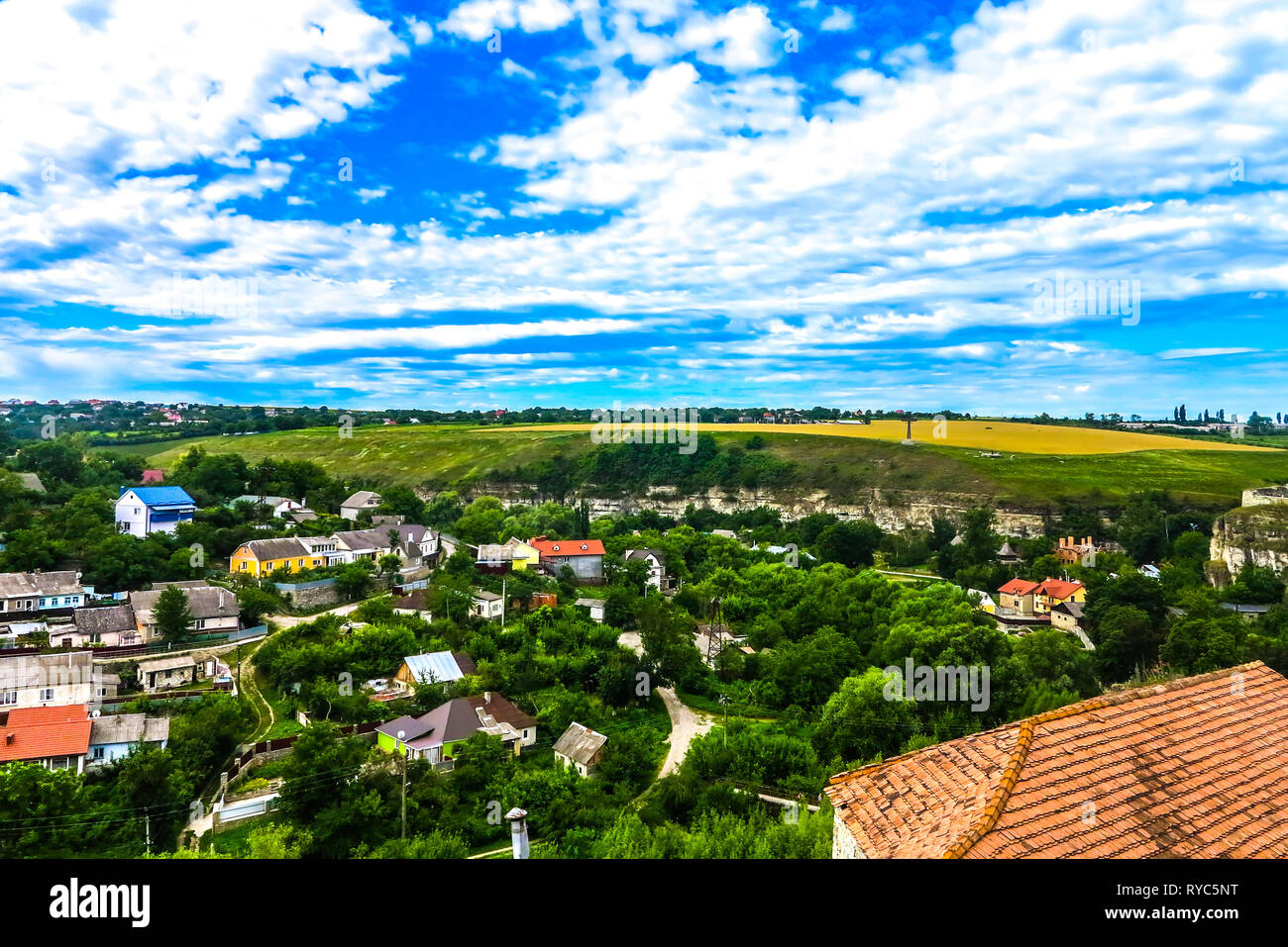 Kamianets Podilskyi antico Castello Fortezza di paesaggio circostante Visualizza Foto Stock