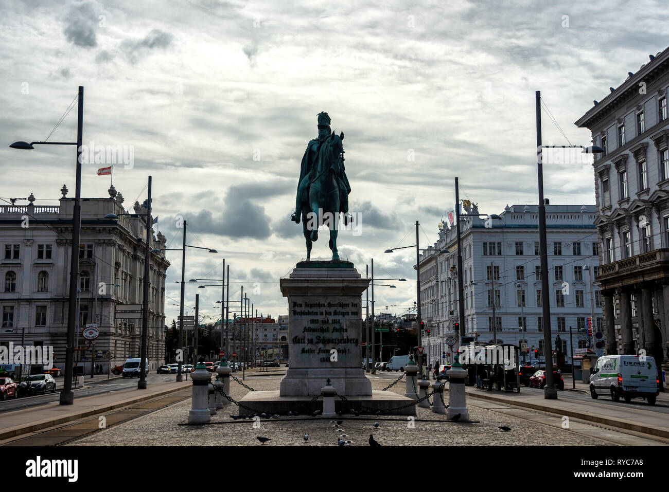 Monumento a Schwarzenberg Schwarzenbergplatz sulla piazza di Vienna. Austria Foto Stock