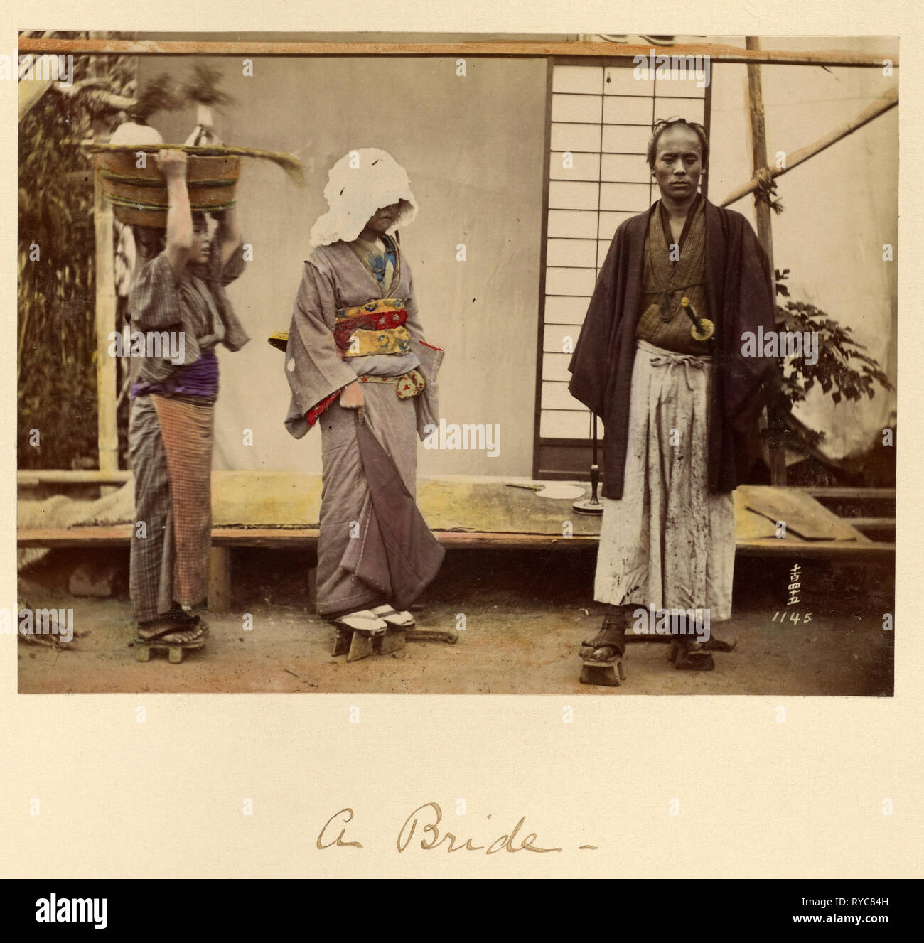 Una sposa; Shinichi Suzuki (giapponese, 1835 - 1919); Giappone; circa 1873 - 1883; colorate a mano albume d'argento; stampa immagine digitale la cortesia del Getty di aprire il contenuto del programma. Foto Stock