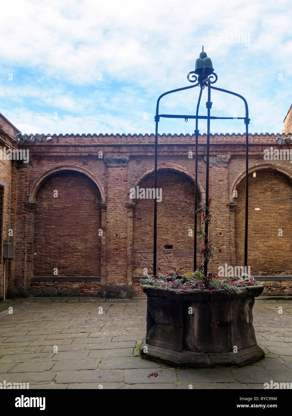 E nel cortile del Palazzo della Corgna - Città della Pieve, Umbria, Italia Foto Stock