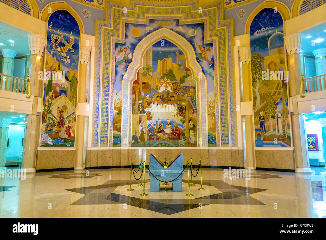 Tashkent Amir Timur museo principale interno Hall di ingresso con pittoresche immagini Foto Stock
