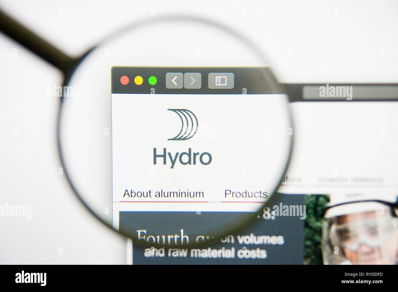 Los Angeles, California, Stati Uniti d'America - 14 Febbraio 2019: Norsk Hydro website homepage. Norsk Hydro logo visibile sullo schermo. Foto Stock