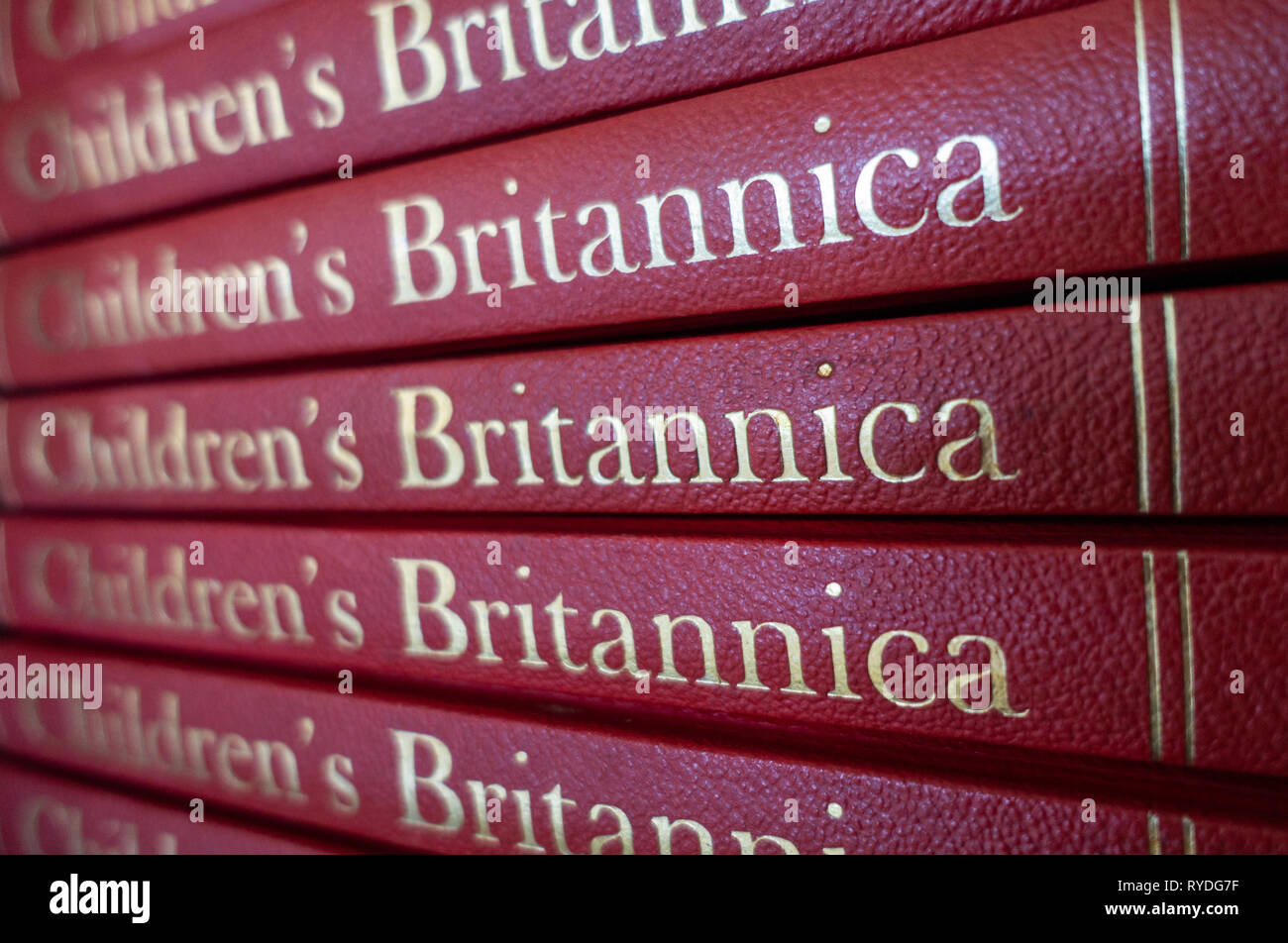 Set di Childrens Enciclopedia Britannica Red Libri Foto Stock