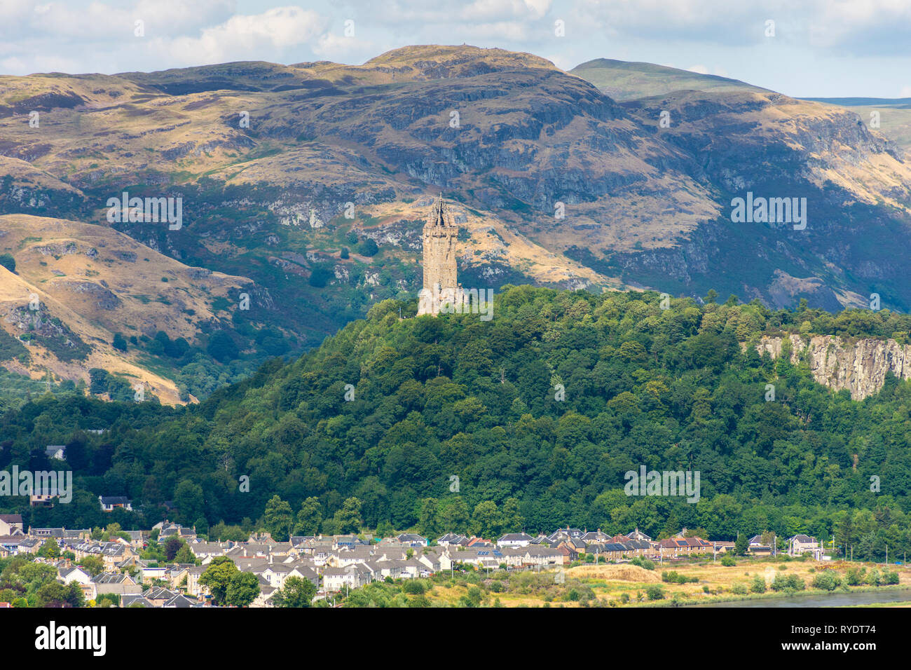Il Wallace Monument e le Ochil Hills dal Castello di Stirling, Stirlingshire, Scotland, Regno Unito Foto Stock