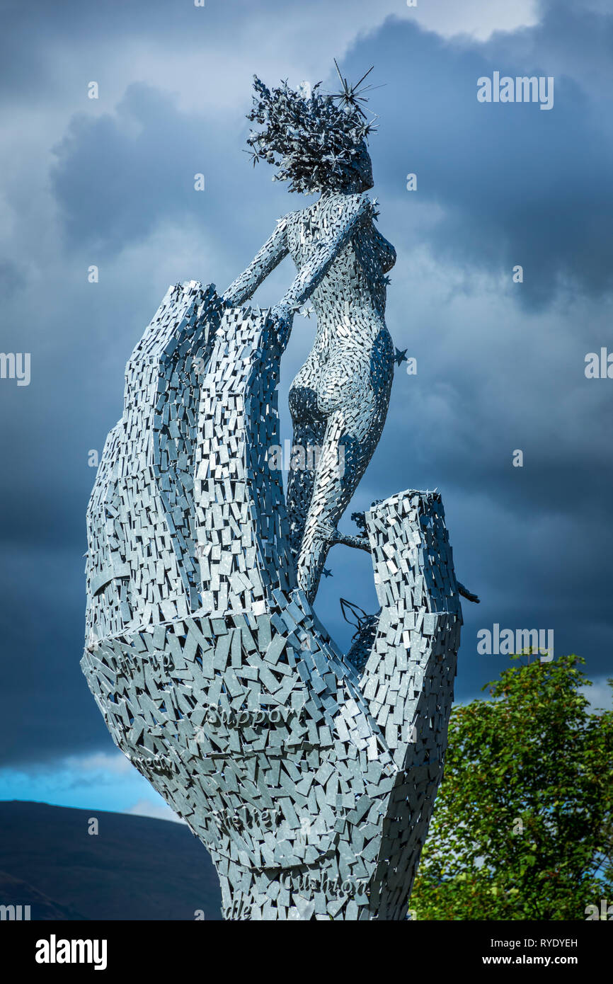 Lifeline, una scultura di Andy Scott, vicino Alloa, Clackmannanshire, Scotland, Regno Unito Foto Stock