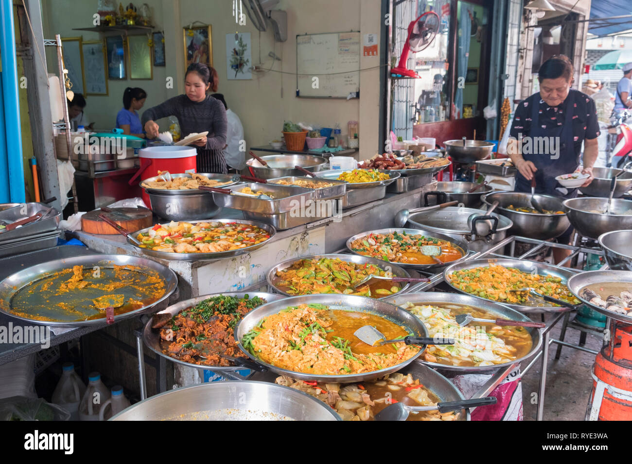 Stallo alimentare Banglamphu Bangkok in Thailandia Foto Stock