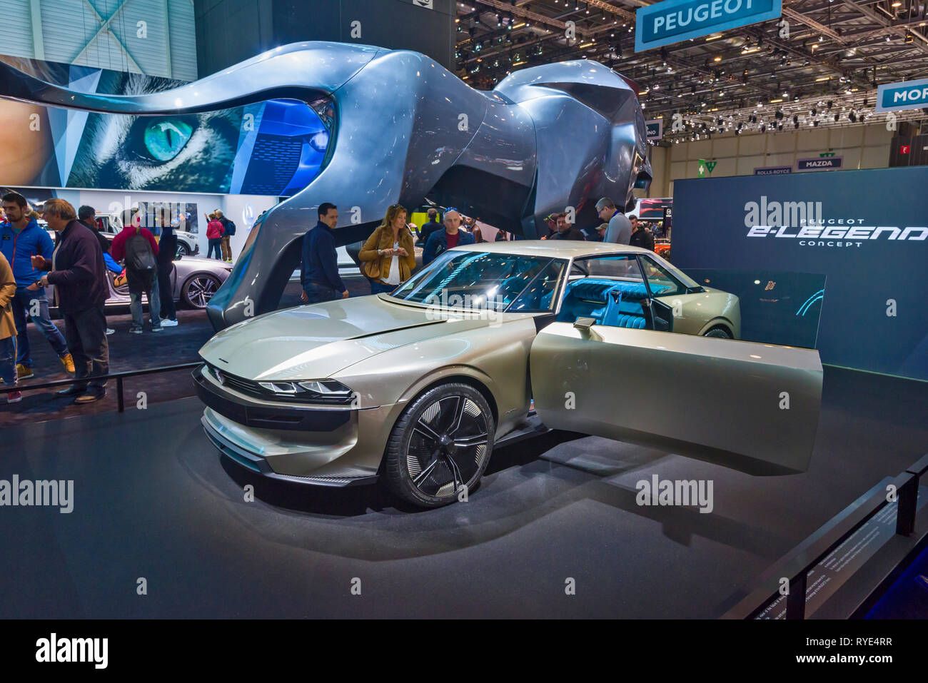 Ginevra / Svizzera - 9 marzo 2019 : Ginevra International Motor Show, Peugeot e di concetto della legenda Foto Stock