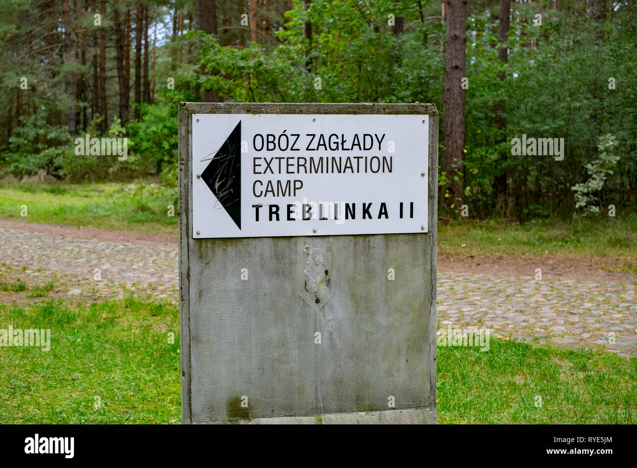 Firmare all'entrata di Treblinka Campo di Concentramento nel nord-est della Polonia, dove migliaia di persone sono morti. Foto Stock
