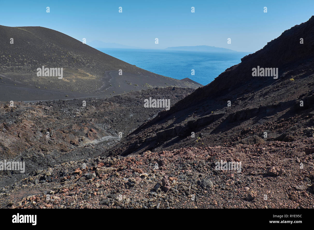 Paesaggio vulcanico, vulcano,Tenguia, La Palma, la punta sud, Isole Canarie,l'Europa,nel retro El Hiero Foto Stock