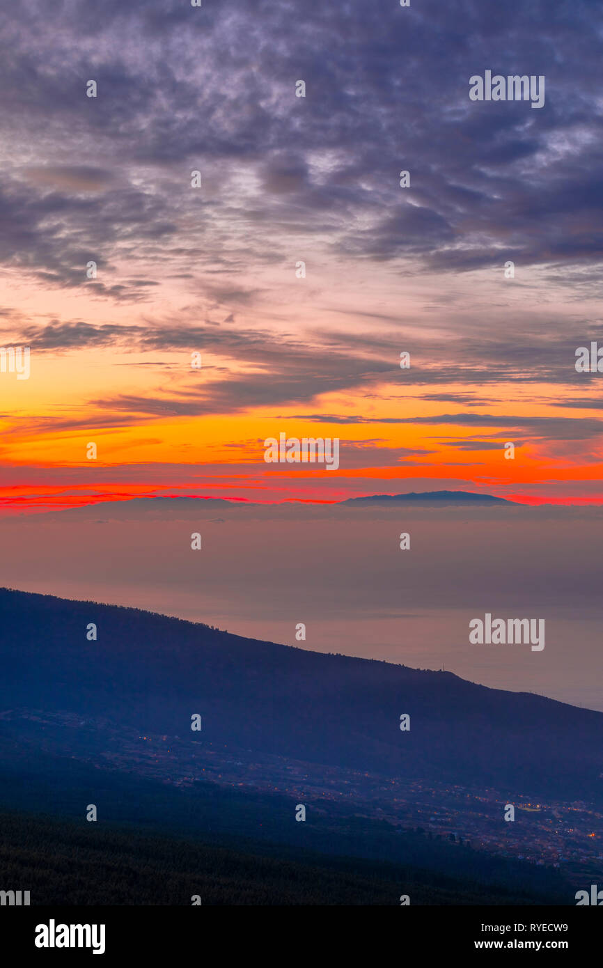 La Palma al tramonto fotografato da Tenerife, Tenerife, Isole Canarie, Spagna, Oceano Atlantico, Europa Foto Stock