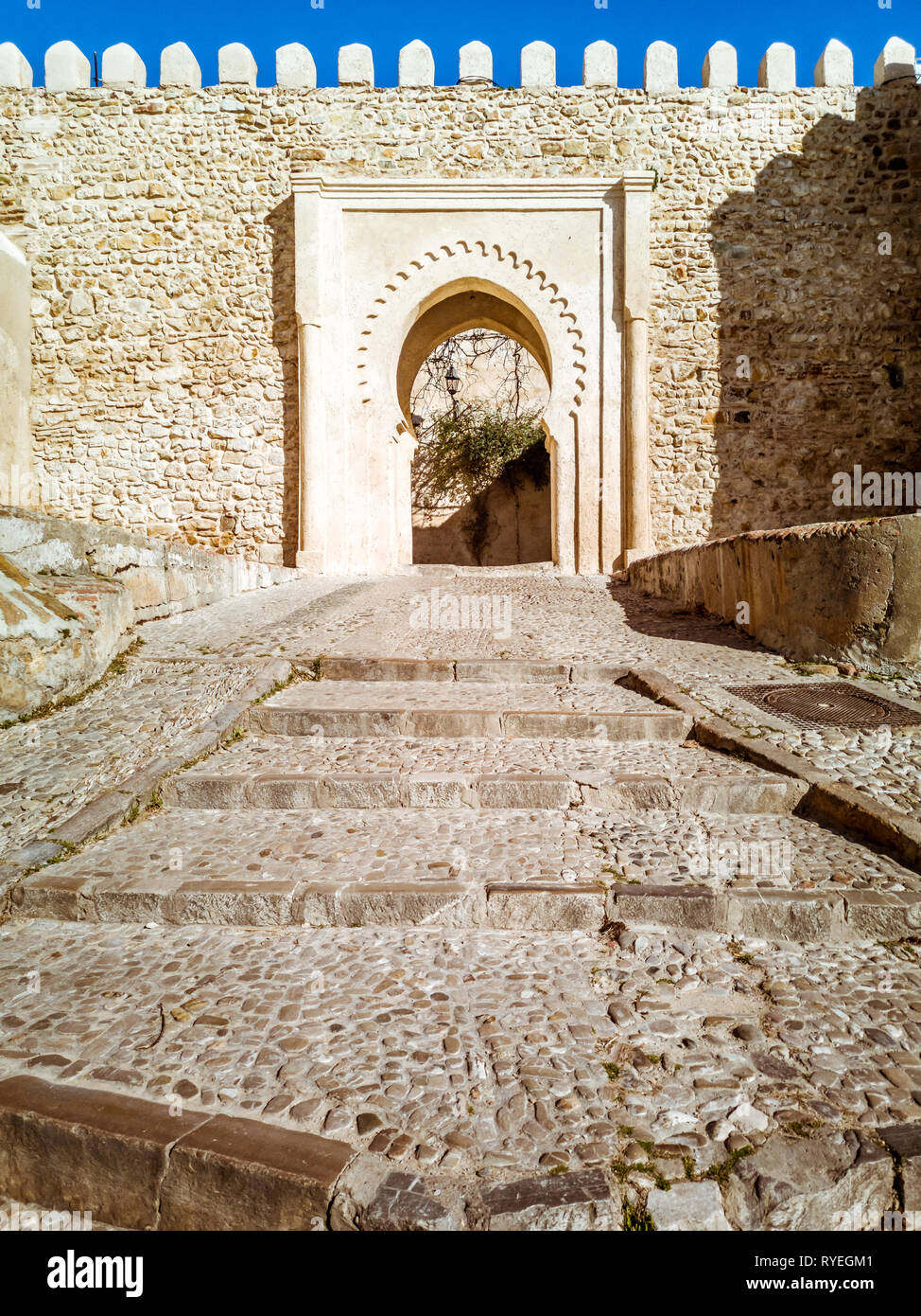 Porta di ingresso della Kasbah in Tangeri la medina, il nord del Marocco Foto Stock