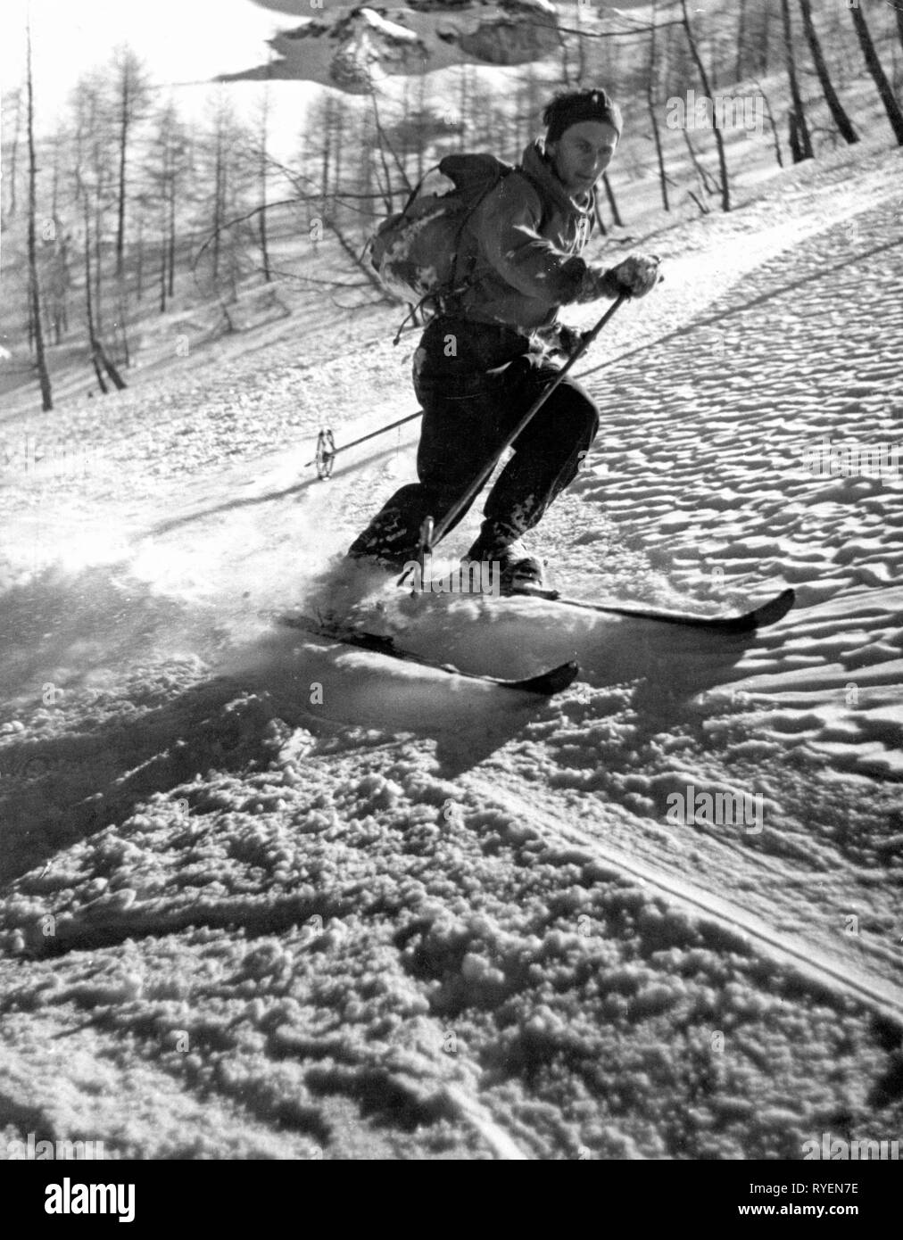 Sport, sport invernali, sci tour, toruring rider in montagna, circa 1950, Additional-Rights-Clearance-Info-Not-Available Foto Stock
