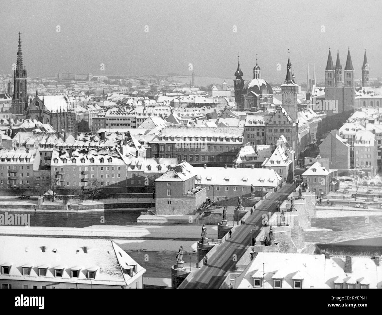 Geografia / viaggi, Germania, Wuerzburg, supervisione, vista su tutta la città vecchia, settanta, Additional-Rights-Clearance-Info-Not-Available Foto Stock