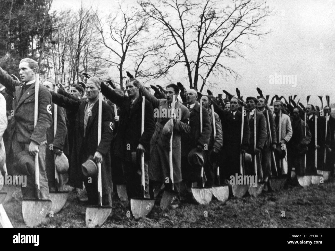 Il Nazionalsocialismo, architettura, costruzione di autostrade, route Salisburgo - Vienna, inizio dei lavori di costruzione, lavoratore della Reichsarbeitsdienst (Reich Manodopera), 1938, Additional-Rights-Clearance-Info-Not-Available Foto Stock
