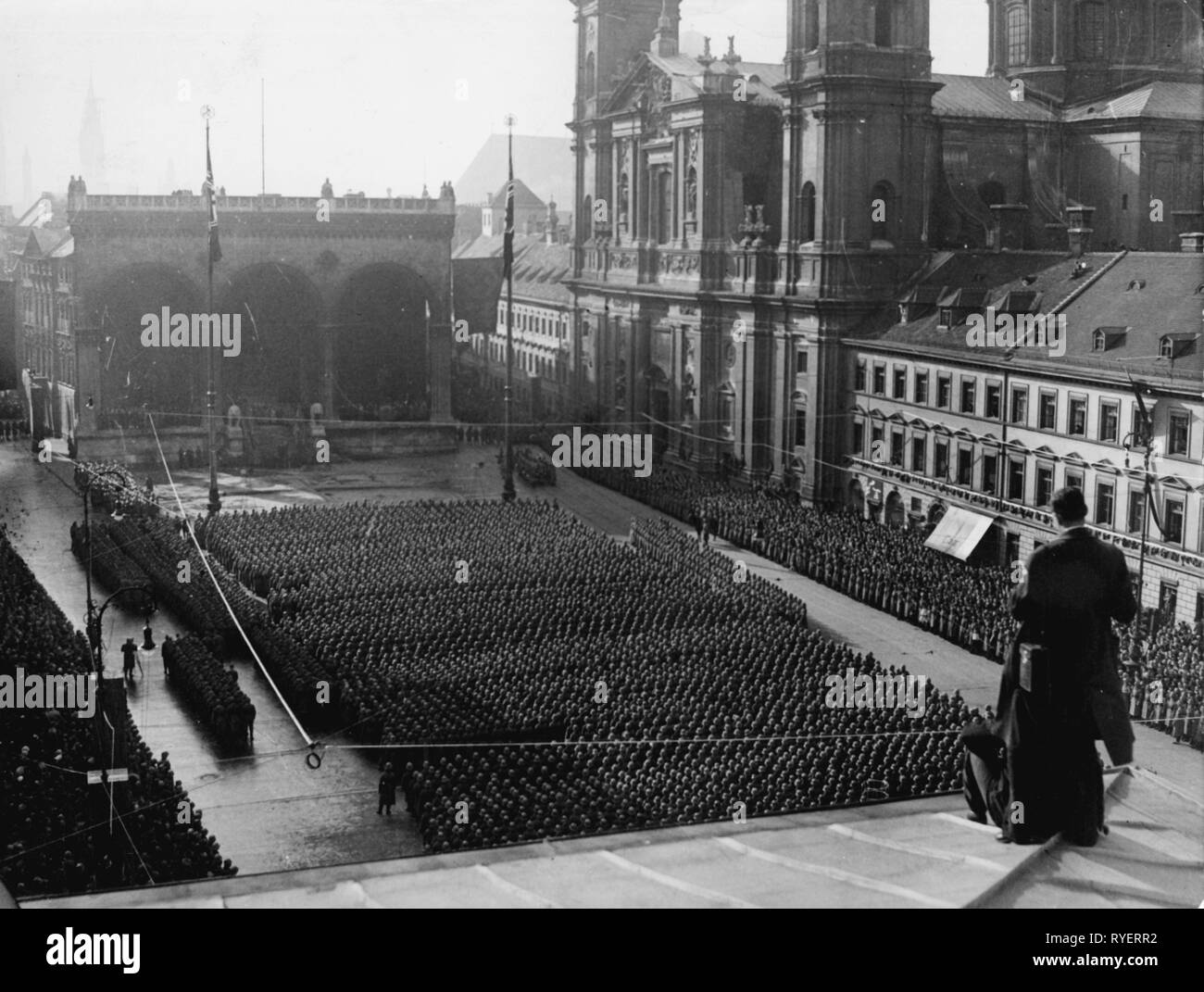 Il nazismo / Socialismo Nazionale, militare, la Wehrmacht, esercito, pubblica il giuramento delle reclute prima, Odeonsplatz (quadrato), Monaco di Baviera, 7.11.1935, Additional-Rights-Clearance-Info-Not-Available Foto Stock
