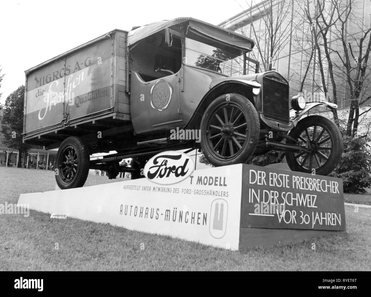 1950s ford truck immagini e fotografie stock ad alta risoluzione - Alamy