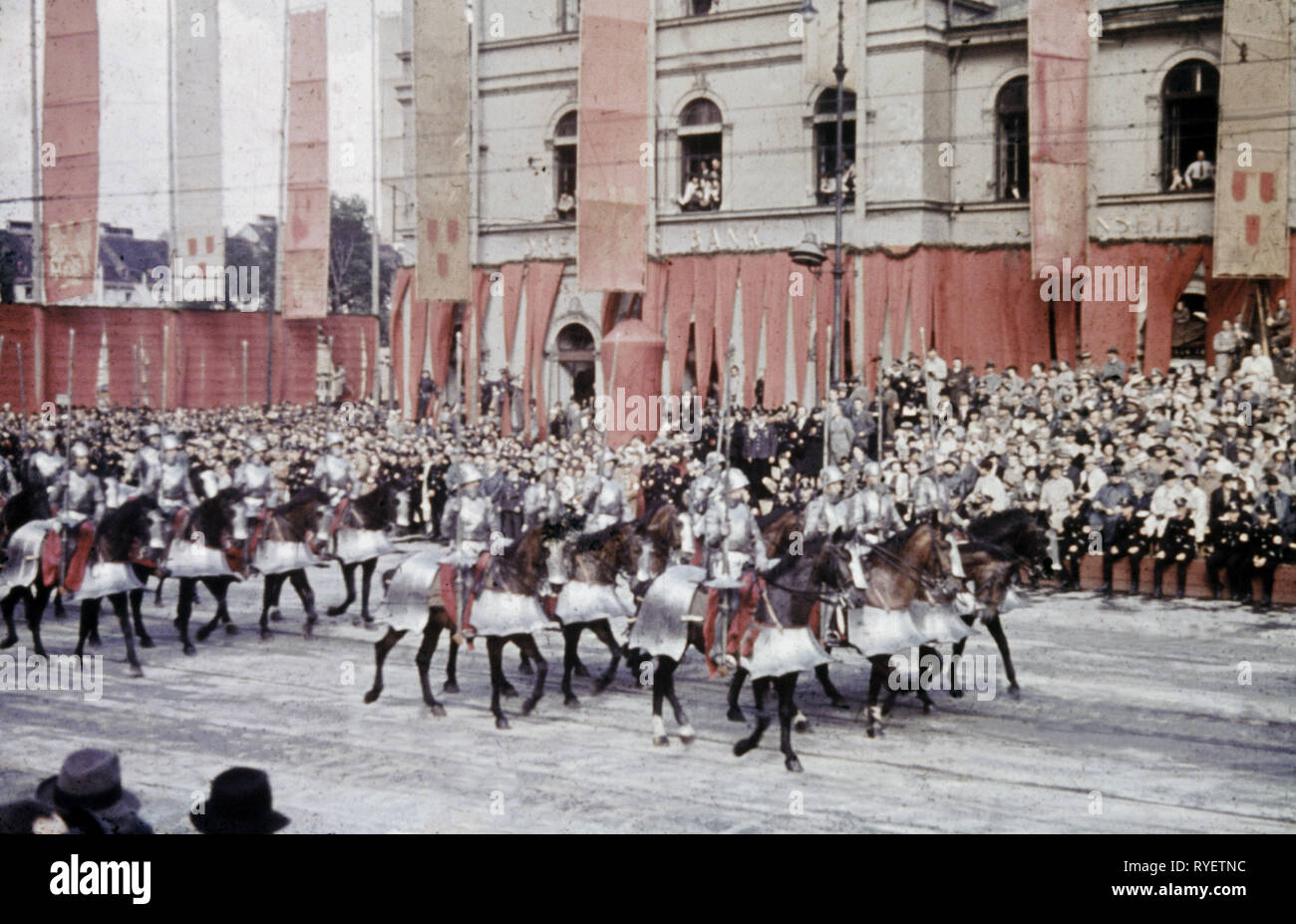Il nazismo / socialismo nazionale, Evento 'Tag der Deutschen Kunst" (il giorno della cultura tedesca), pageant, marzo-passato del 'knigths', Monaco di Baviera, Germania, 1939, Additional-Rights-Clearance-Info-Not-Available Foto Stock