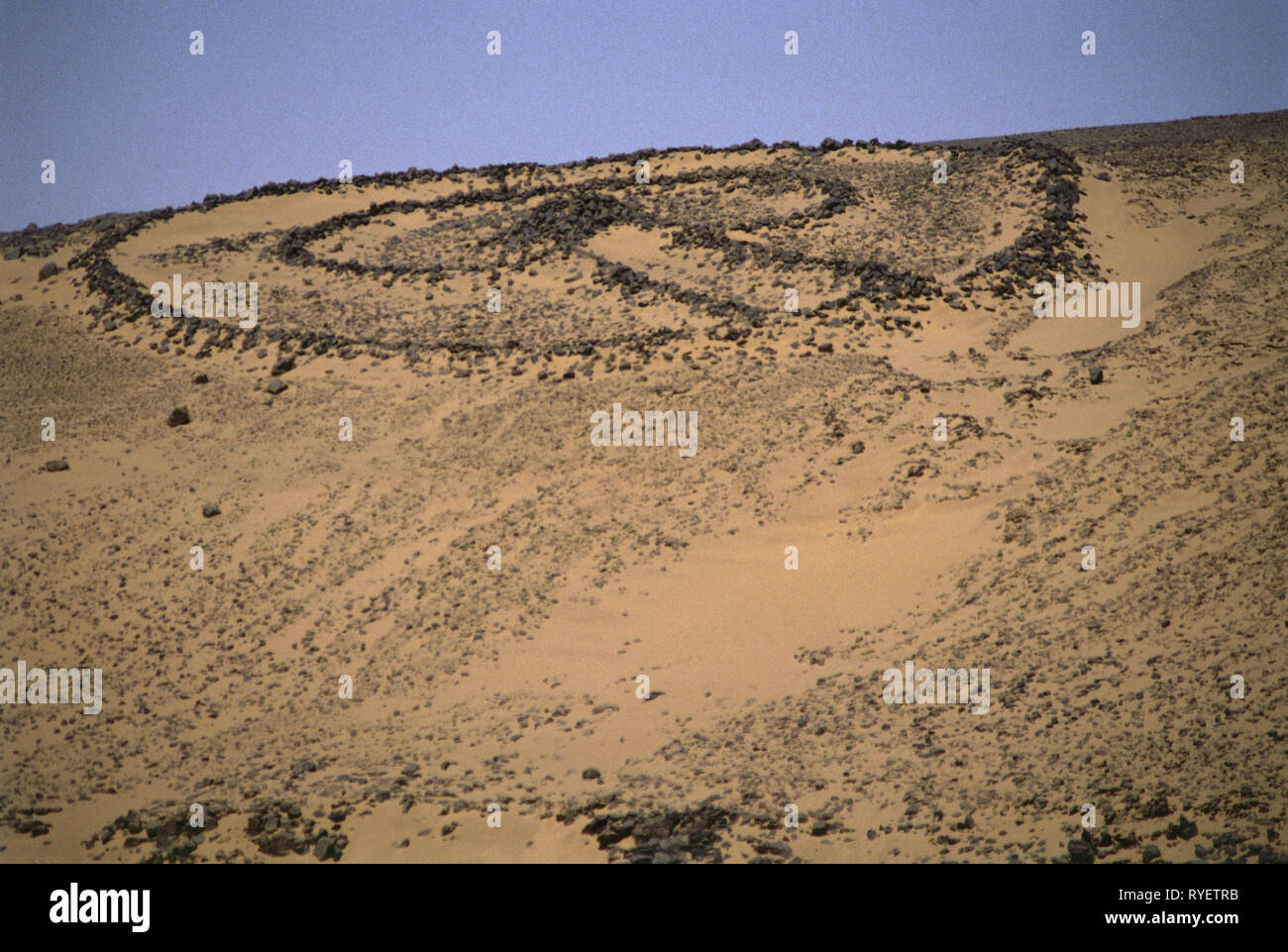 Preistoria, preistoria, architettura, keyhole-tomba sagomato, pre-islamico nelle montagne di Algeria, Additional-Rights-Clearance-Info-Not-Available Foto Stock