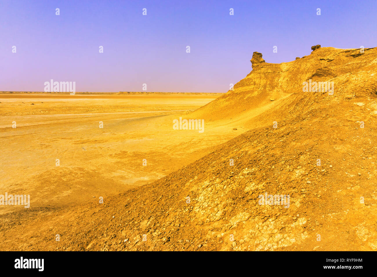 Vista colorati delle ONGS Jemel Deserto vicino a Tozeur, Tunisia Foto Stock