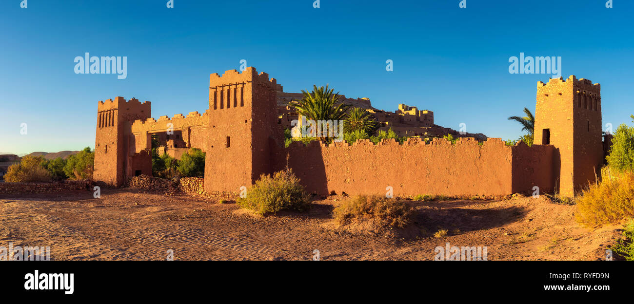 Porta di ingresso di Ait Benhaddou in Marocco al tramonto Foto Stock