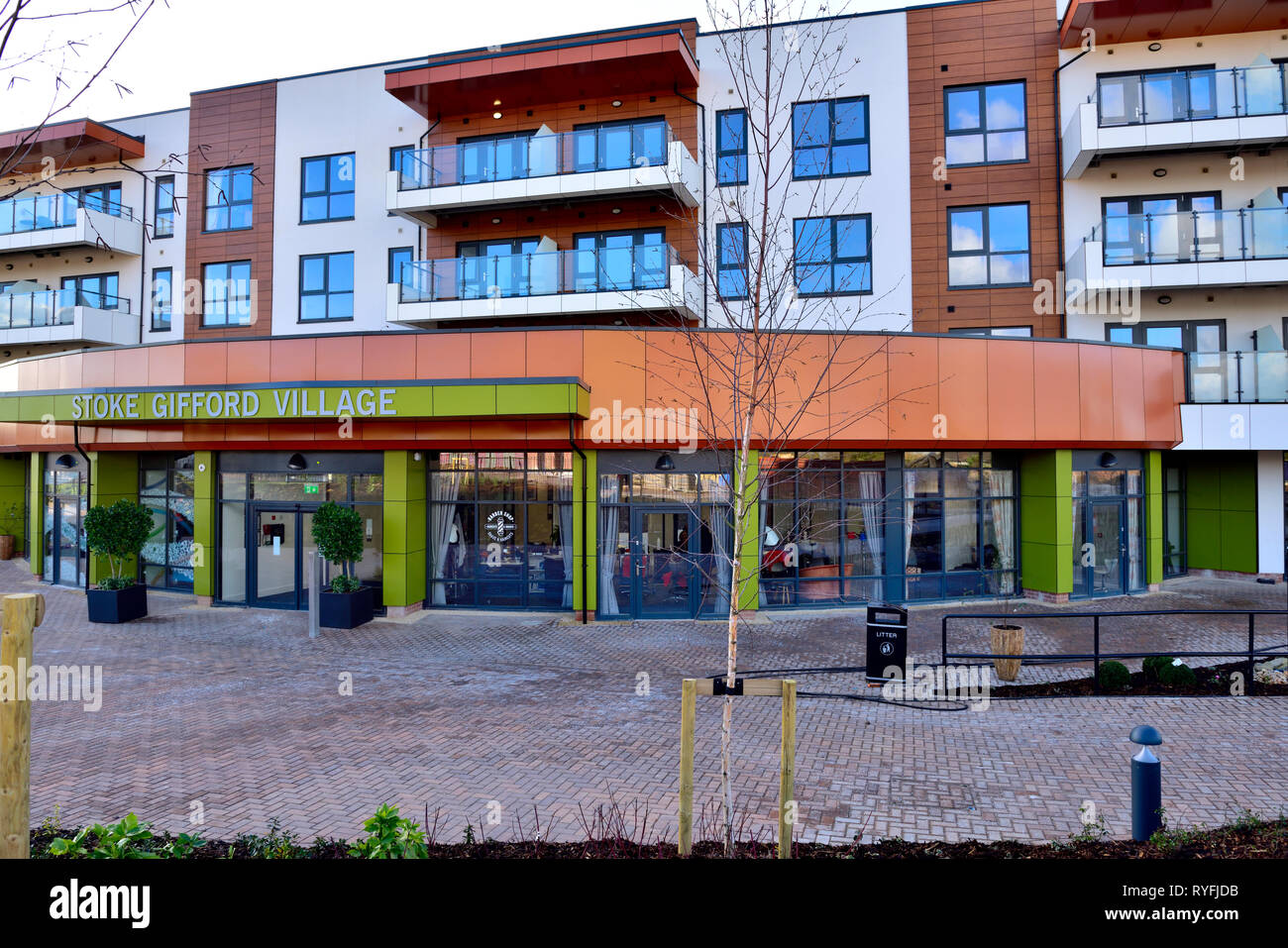 Stoke Gifford Retirement Village edificio a Bristol, Inghilterra Foto Stock