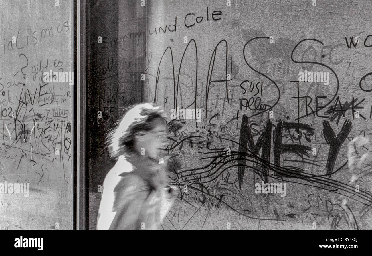 Scribblings su facciate a Francoforte sul Meno, Germania Foto Stock