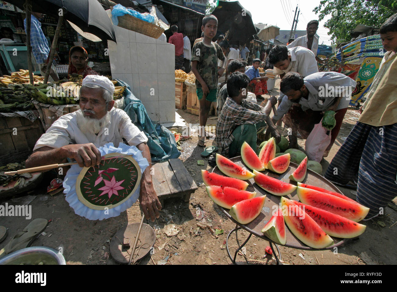 BANGLADESH Mercato a Haluaghat, Mymensingh regione foto di Sean Sprague Foto Stock