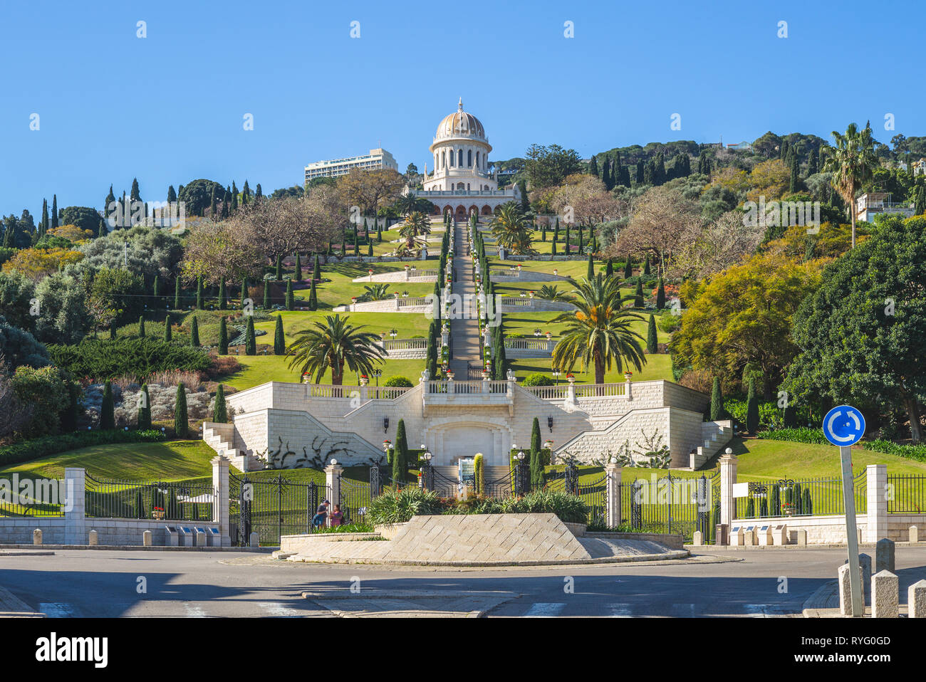 Street View di Haifa e bahai santuario in Israele Foto Stock