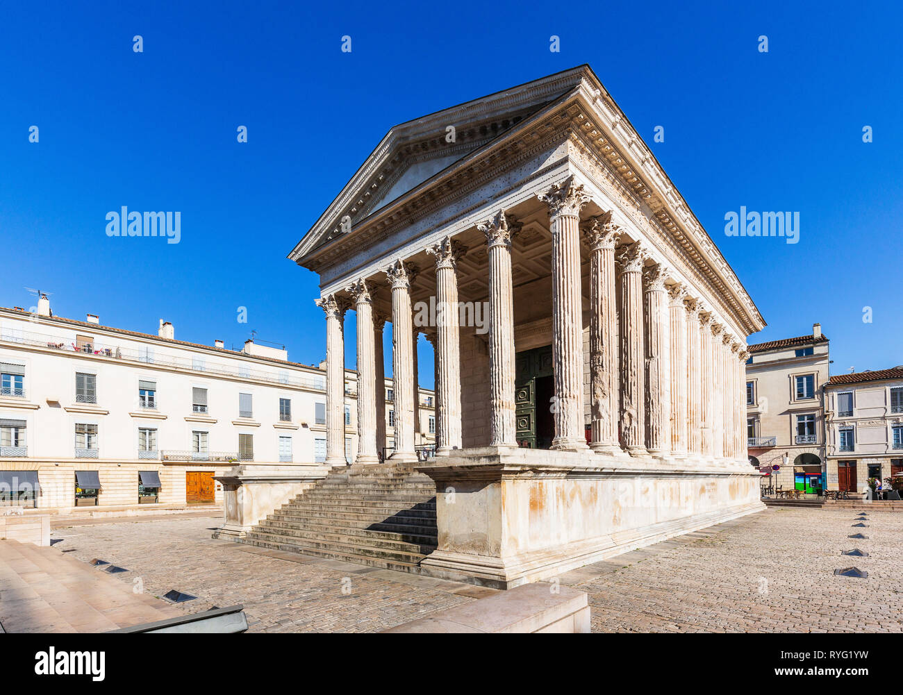 Nimes, Francia. Maison Carree, un tempio romano. Foto Stock