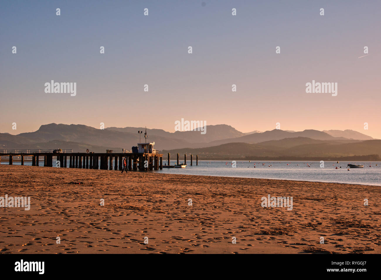 Spiaggia e momenti in estate , ideale per viaggiare Foto Stock