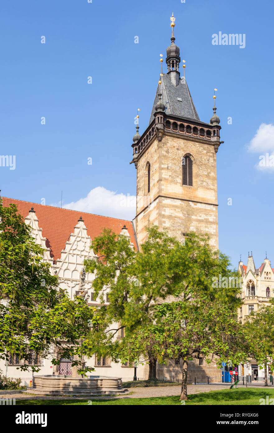 Prague Charles Square Praga Karlovo namesti Praga Nuovo Municipio Novoměstská radnice Praga Repubblica Ceca Europa Foto Stock