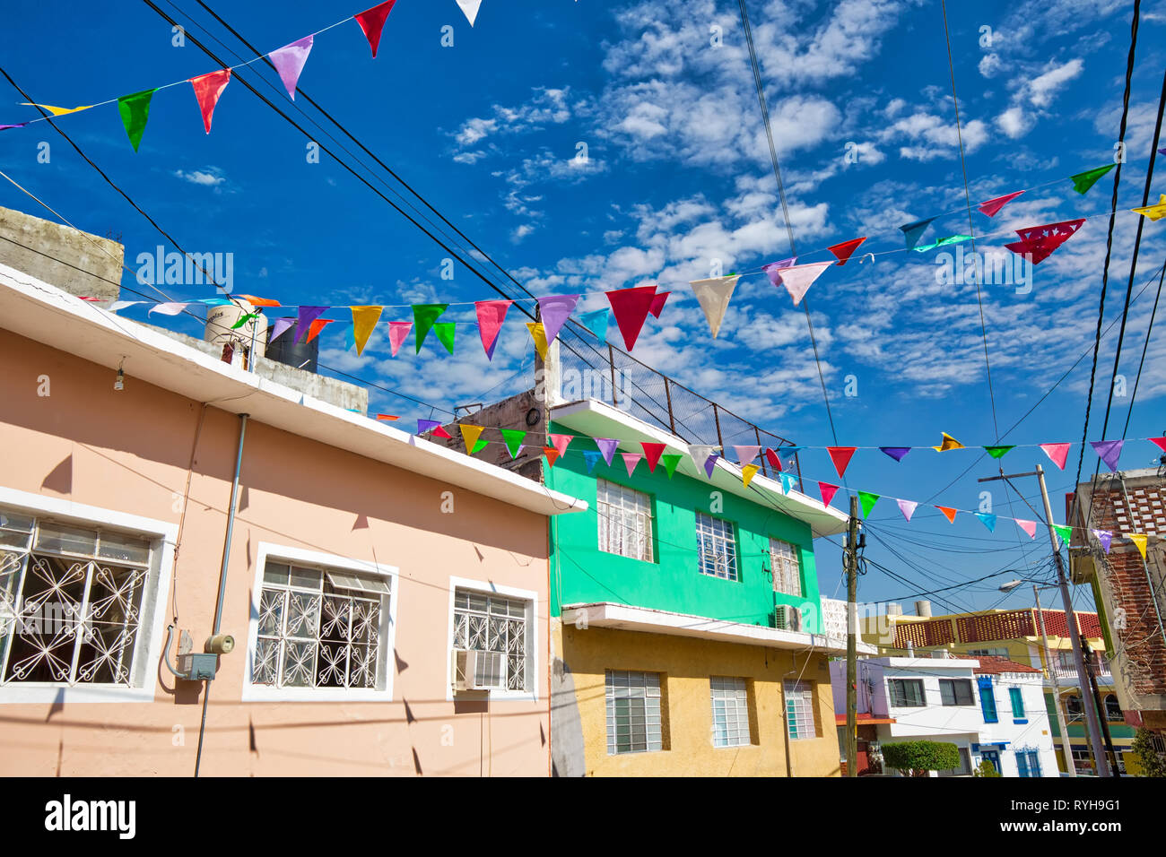 Mazatlan, Messico-10 Dicembre, 2018: colorata vecchia per le strade delle città nel centro storico della città, il pensionamento popolare destinazione per North American pensionati Foto Stock