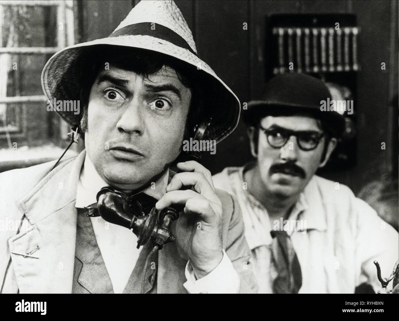 DUDLEY MOORE, Peter Cook, il Segugio del BASKERVILLES, 1978 Foto Stock