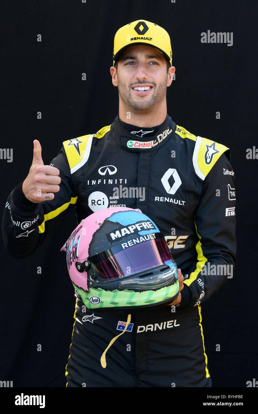 Albert Park di Melbourne, Australia. Xiv Mar, 2019. Daniel Ricciardo (AUS) #3 dal Team Renault F1 comporta per il suo ritratto al 2019 Australian Formula One Grand Prix all'Albert Park di Melbourne, Australia. Sydney bassa/Cal Sport Media/Alamy Live News Foto Stock