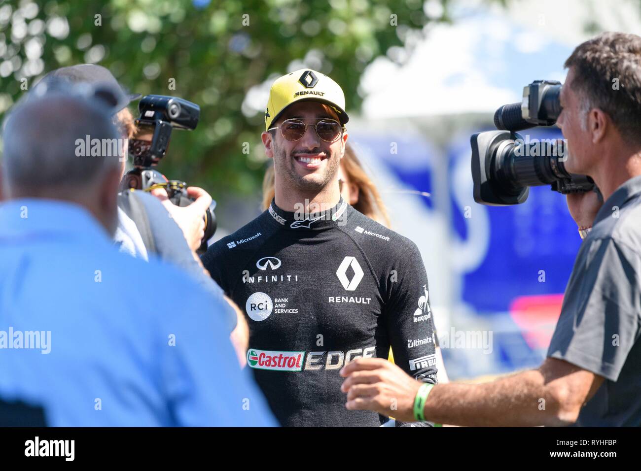 Albert Park di Melbourne, Australia. Xiv Mar, 2019. Daniel Ricciardo (AUS) #3 dal Team Renault F1 nel paddock della F1 a 2019 Australian Formula One Grand Prix all'Albert Park di Melbourne, Australia. Sydney bassa/Cal Sport Media/Alamy Live News Foto Stock