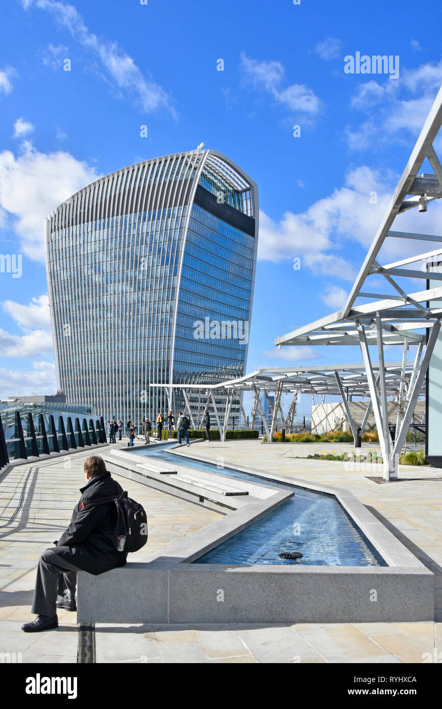 Fen Corte Fenchurch Street roof garden & acqua sulla funzione15 piani di uffici con panorami mozzafiato della città di Londra grattacielo skyline REGNO UNITO Foto Stock