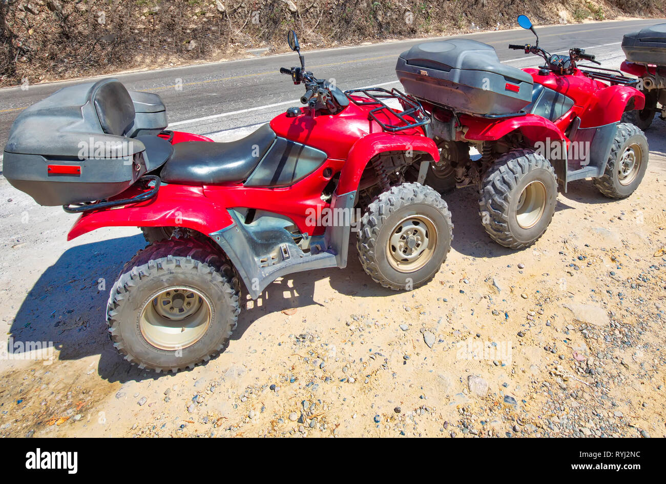 Off-road ATV Gite e avventure in Puerto Vallarta che forniscono vedute panoramiche dell'oceano e magnifici paesaggi della natura Foto Stock