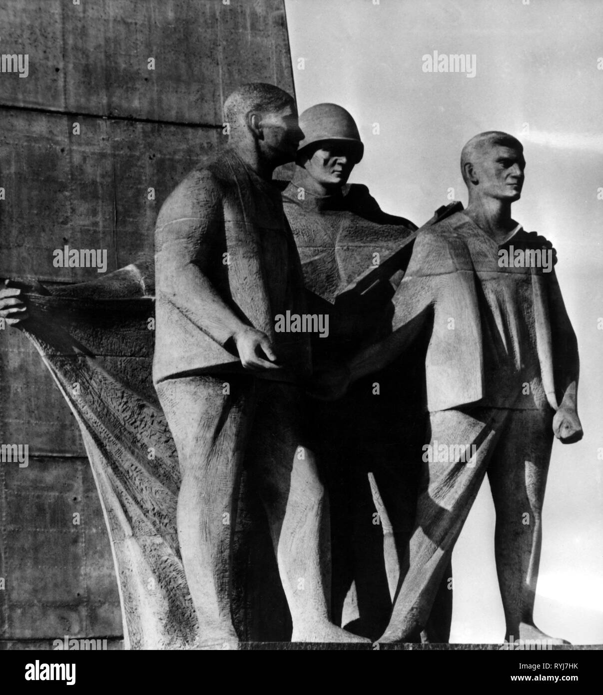 Il nazismo / socialismo nazionale, le forme gravi di criminalità, campo di concentramento, Sachsenhausen-Oranienburg, National Memorial posto della RDT dal 1961, memorial "Befreiung' (liberazione) da rene Graetz, 1965, Additional-Rights-Clearance-Info-Not-Available Foto Stock